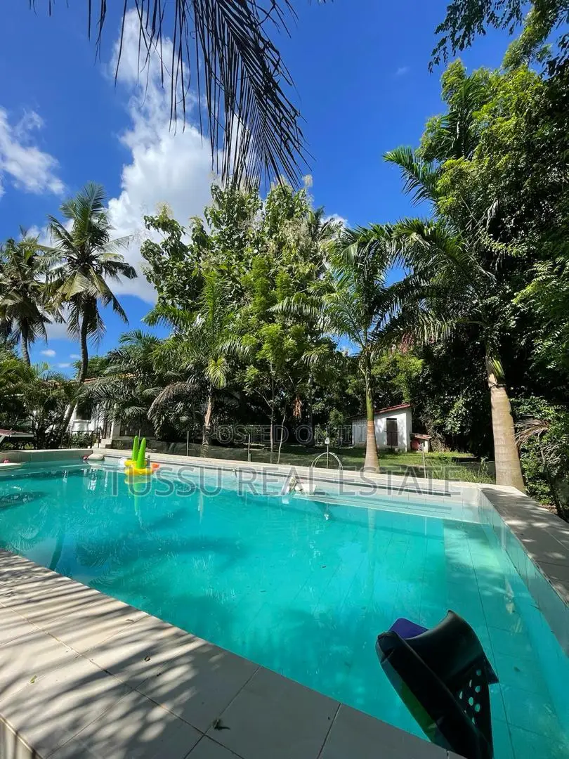 5bdrm Farm House in Bahari Beach Dsm, Kinondoni for sale in Kinondoni
