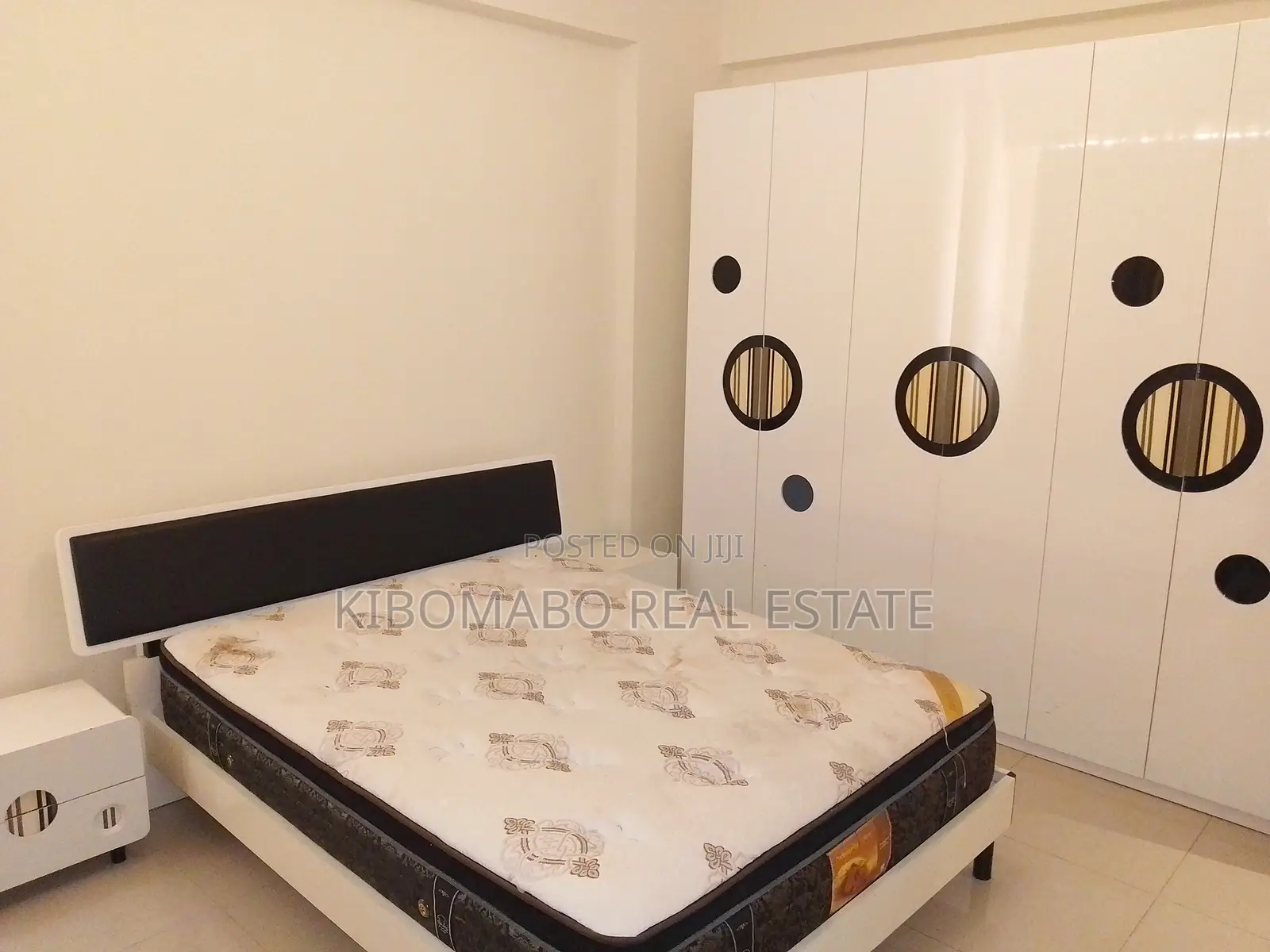 Furnished 3bdrm Apartment in Oyster Bay for sale in Oyster Bay