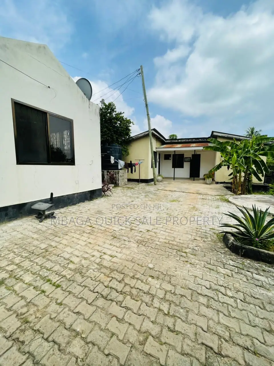 7bdrm Apartment in Mwenge, Sinza for sale in Sinza
