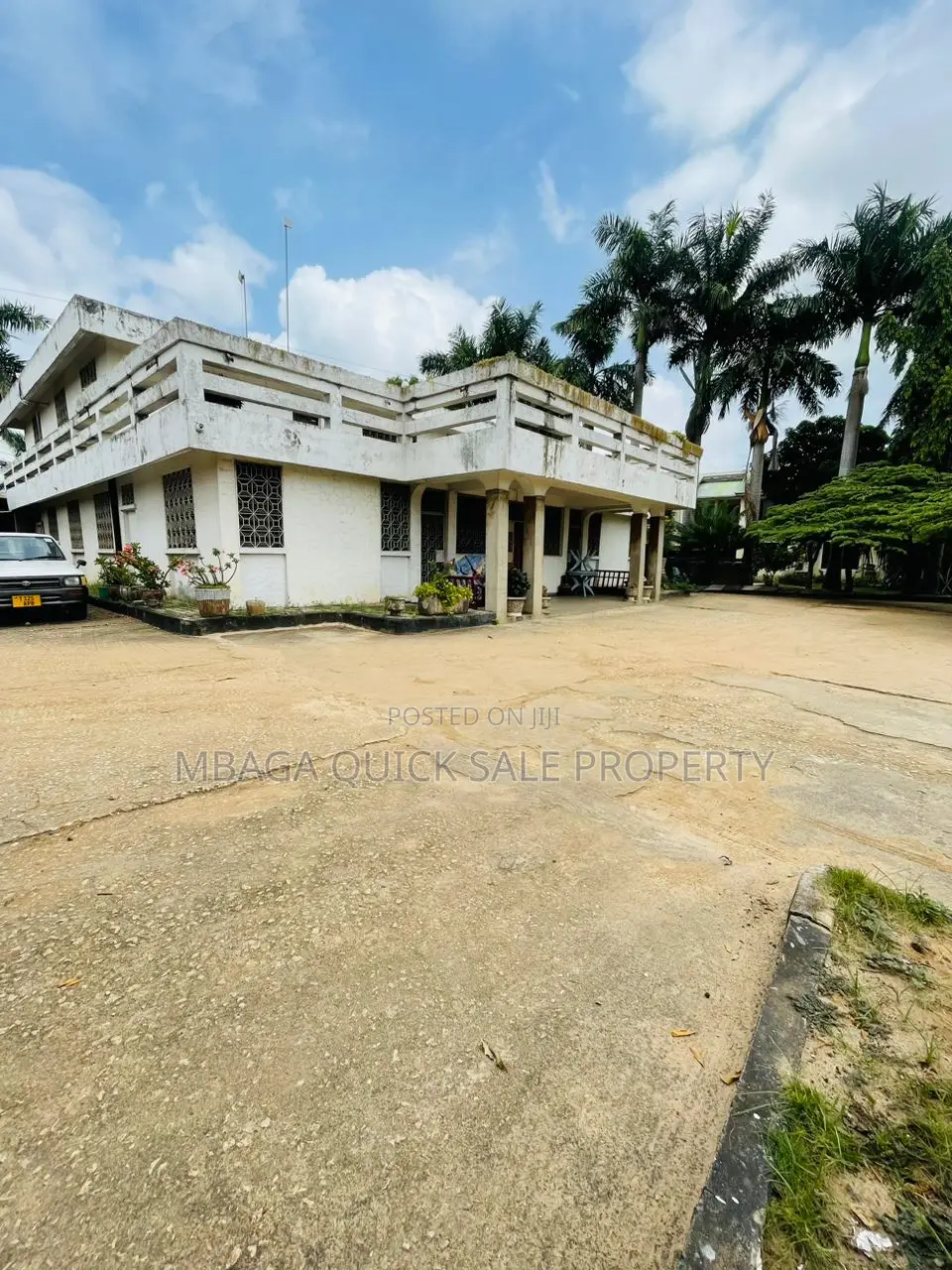 7bdrm Apartment in Mwenge, Sinza for sale in Sinza