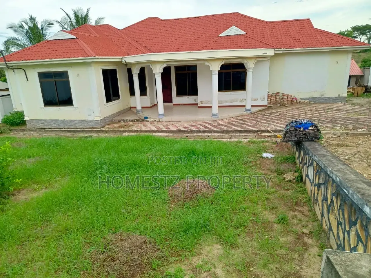 5bdrm House in Tegeta Kontena, Kinondoni for sale in Kinondoni