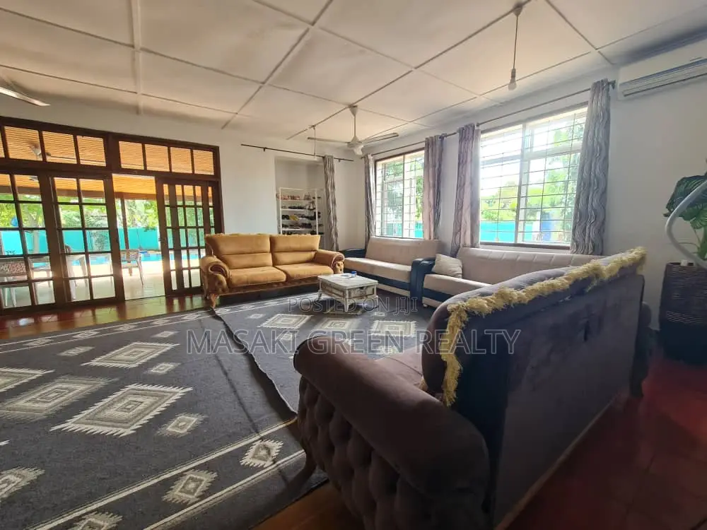 4bdrm Maisonette in Mbezi, Kinondoni for sale in Kinondoni