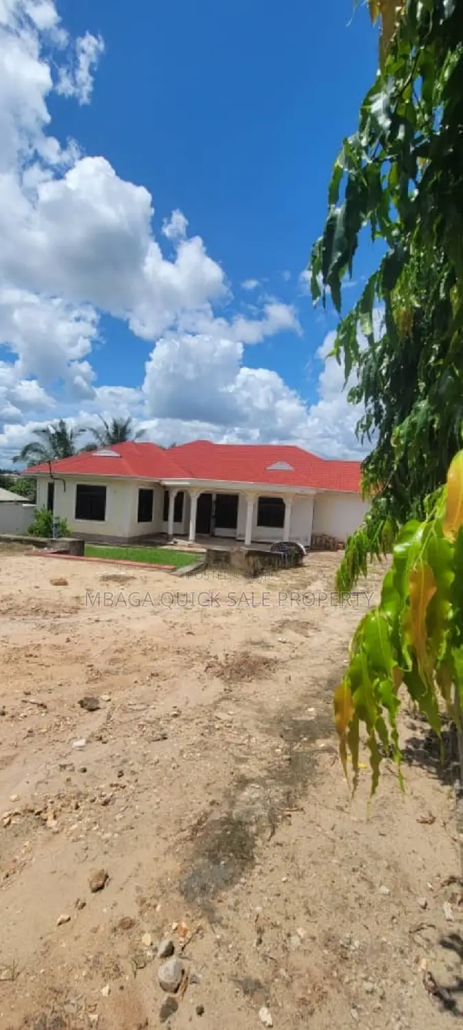 5bdrm House in Tegeta Contena, Bunju for sale in Bunju