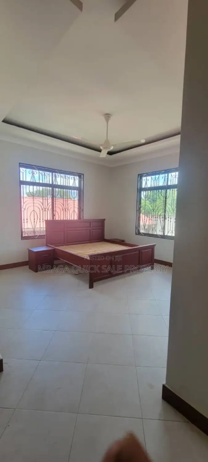 5bdrm House in Tegeta Contena, Bunju for sale in Bunju