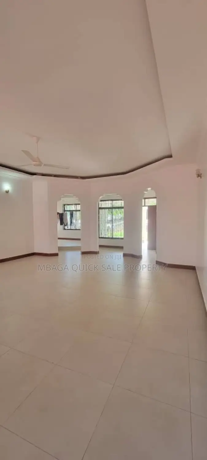 5bdrm House in Tegeta Contena, Bunju for sale in Bunju