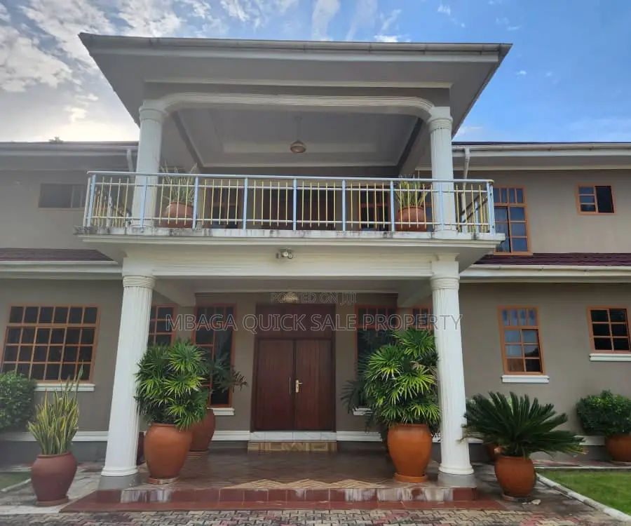 5bdrm House in Bunju B for sale in Bunju
