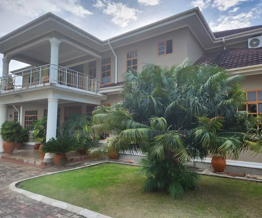 5bdrm House in Bunju B for sale in Bunju