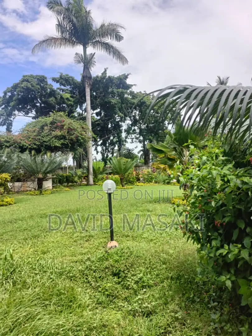 Property of 3600 Sq M for Sale for Redevelopment in Oyster Bay