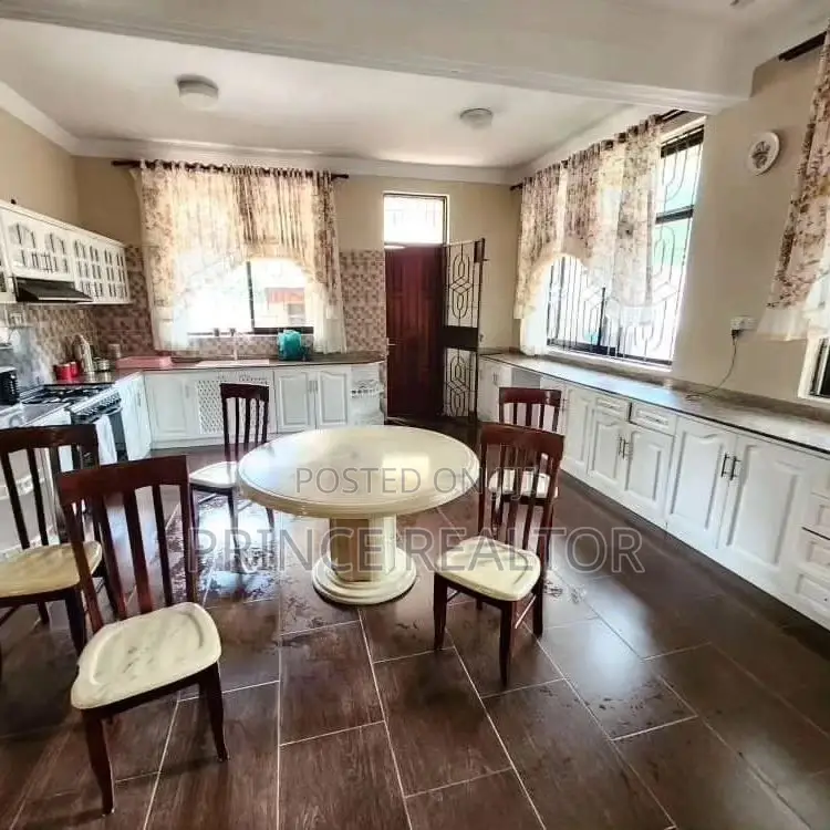 5bdrm House in Kibada, Kigamboni for sale in Kigamboni