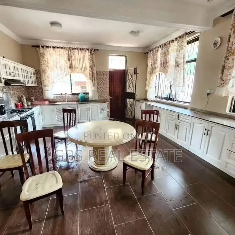 5bdrm House in Kibada, Kigamboni for sale in Kigamboni