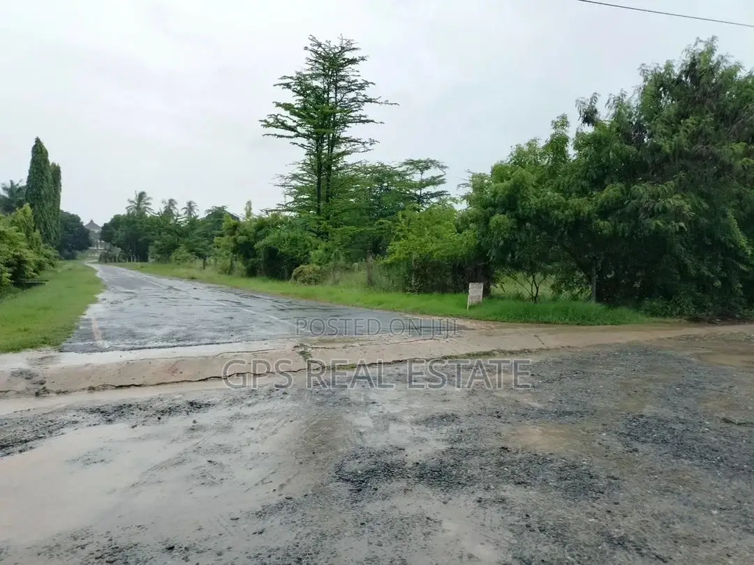 Plot on Sale at Ununio Beach in Kinondoni