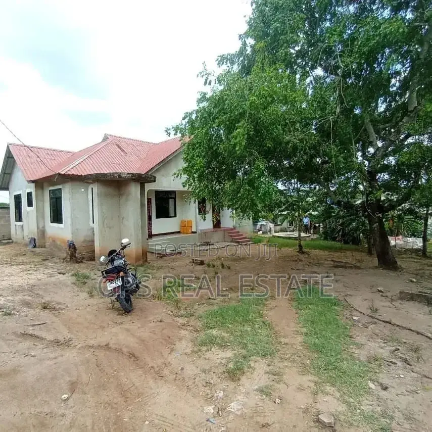 4bdrm Apartment in Kibamba Kwa Mangi, Kinondoni for sale in Kinondoni