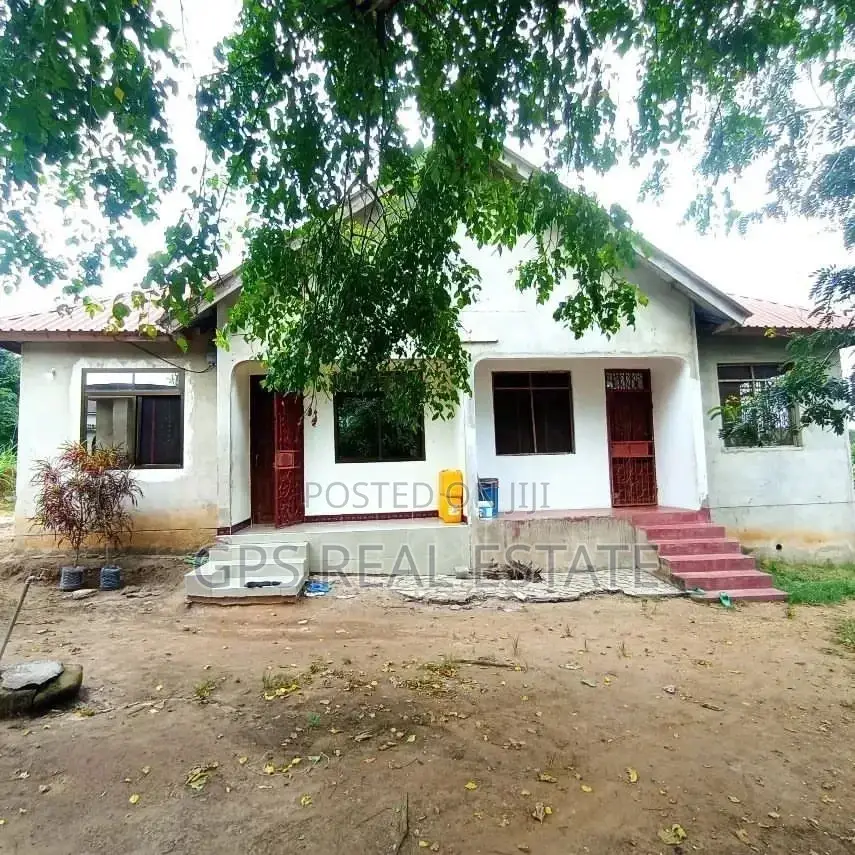 4bdrm Apartment in Kibamba Kwa Mangi, Kinondoni for sale in Kinondoni