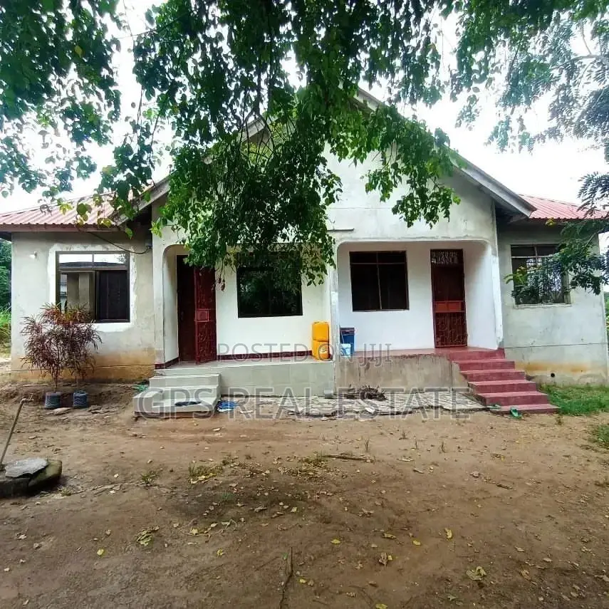 4bdrm Apartment in Kibamba Kwa Mangi, Kinondoni for sale in Kinondoni