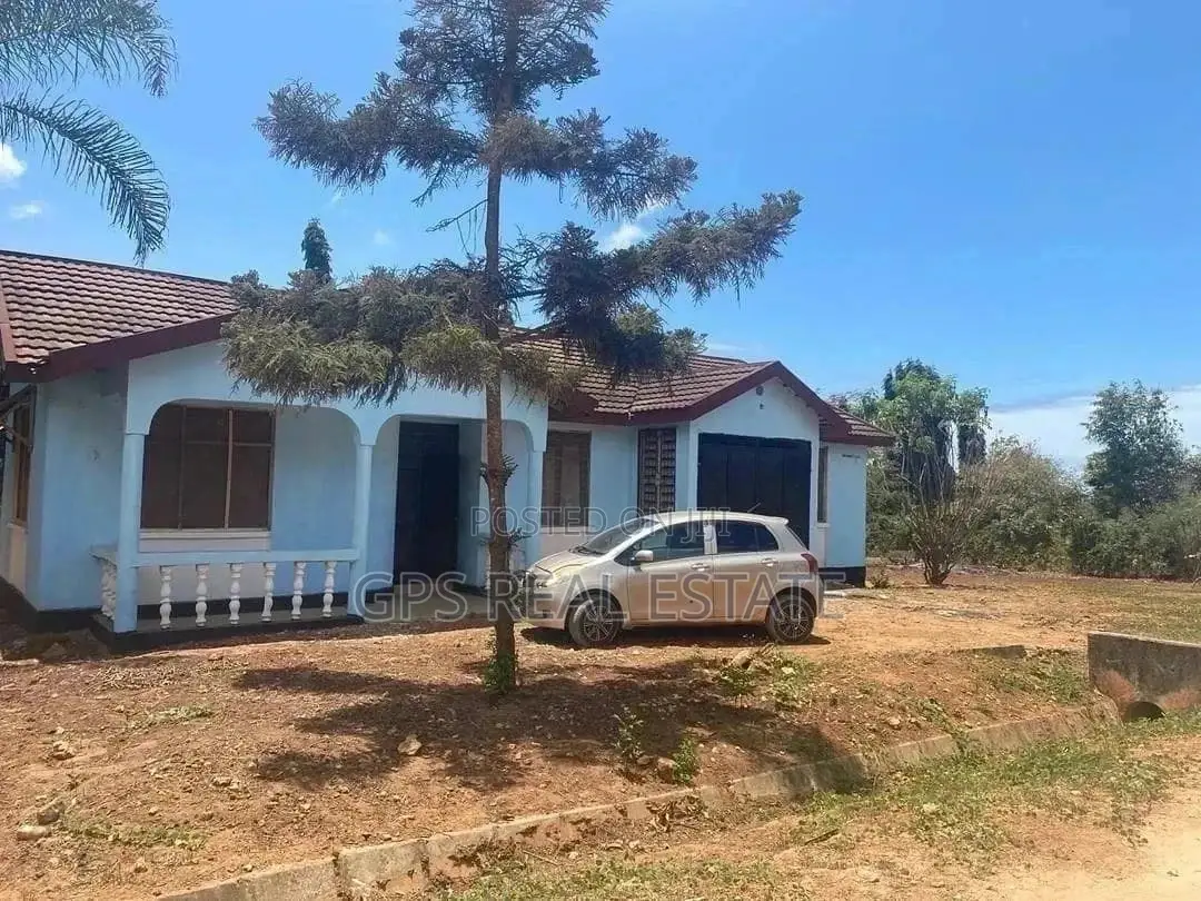 A Houseee For Sale in Kinondoni