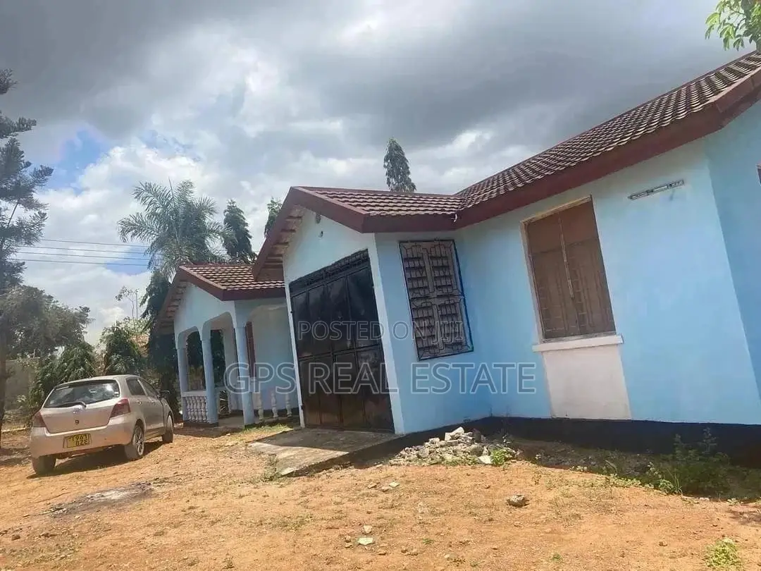 A Houseee For Sale in Kinondoni