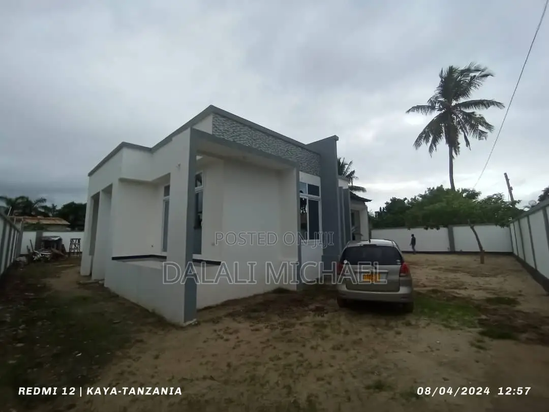4bdrm House in Mbezibeach for sale in Mbezi Beach