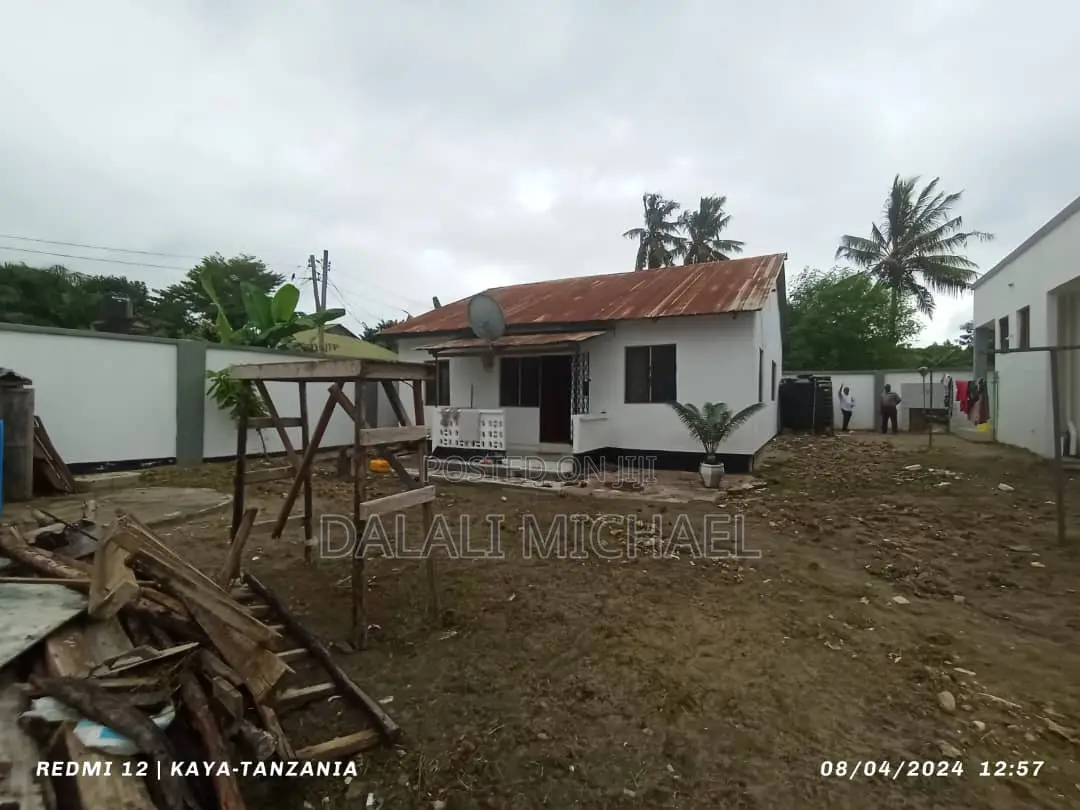 4bdrm House in Mbezibeach for sale in Mbezi Beach