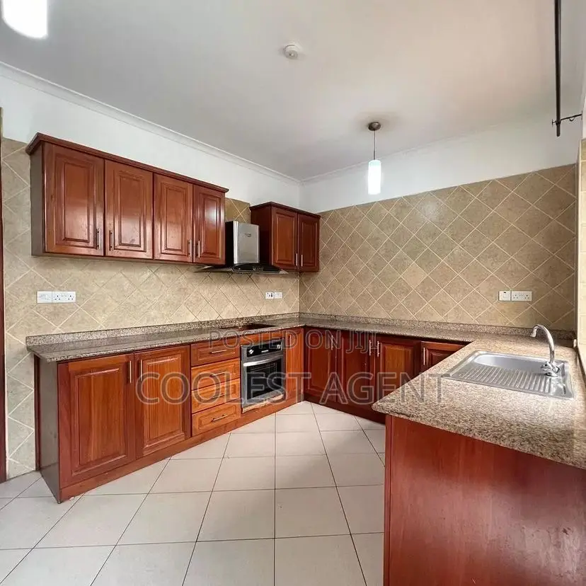 Furnished 3bdrm Villa in Mbezibeach, Kinondoni for rent in Kinondoni