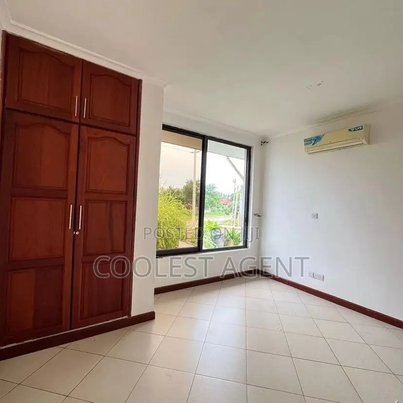 Furnished 3bdrm Villa in Mbezibeach, Kinondoni for rent in Kinondoni