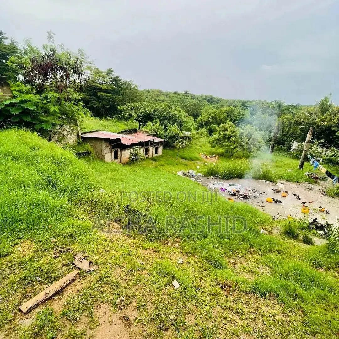 Kiwanja Goba Kina Gusa Lami in Goba