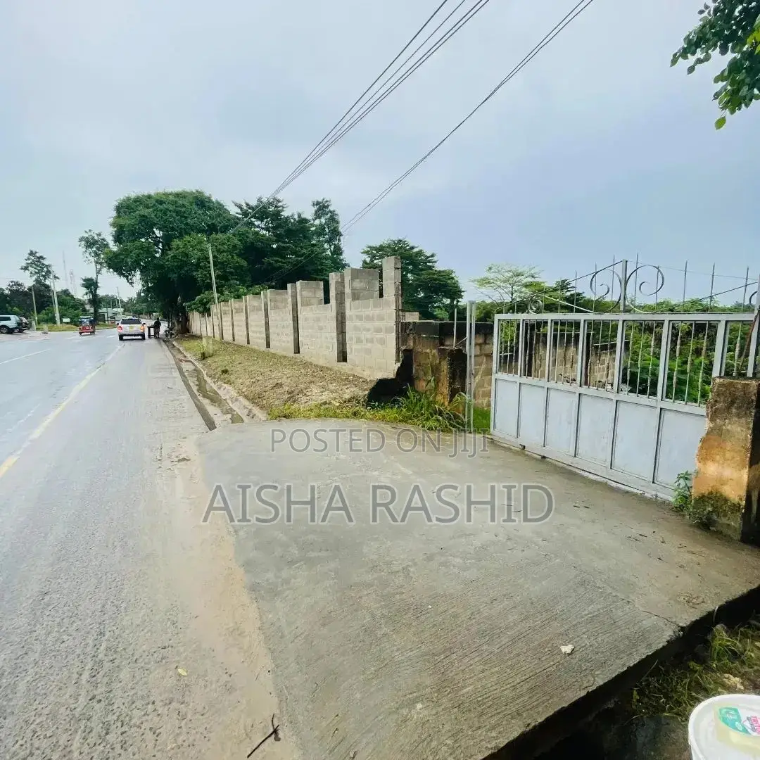 Kiwanja Goba Kina Gusa Lami in Goba