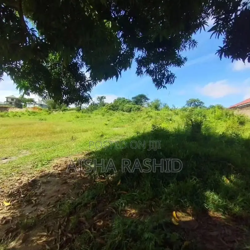 Ni Kiwanja Kwa Ajili Makazi Kizuri Sana in Kinondoni