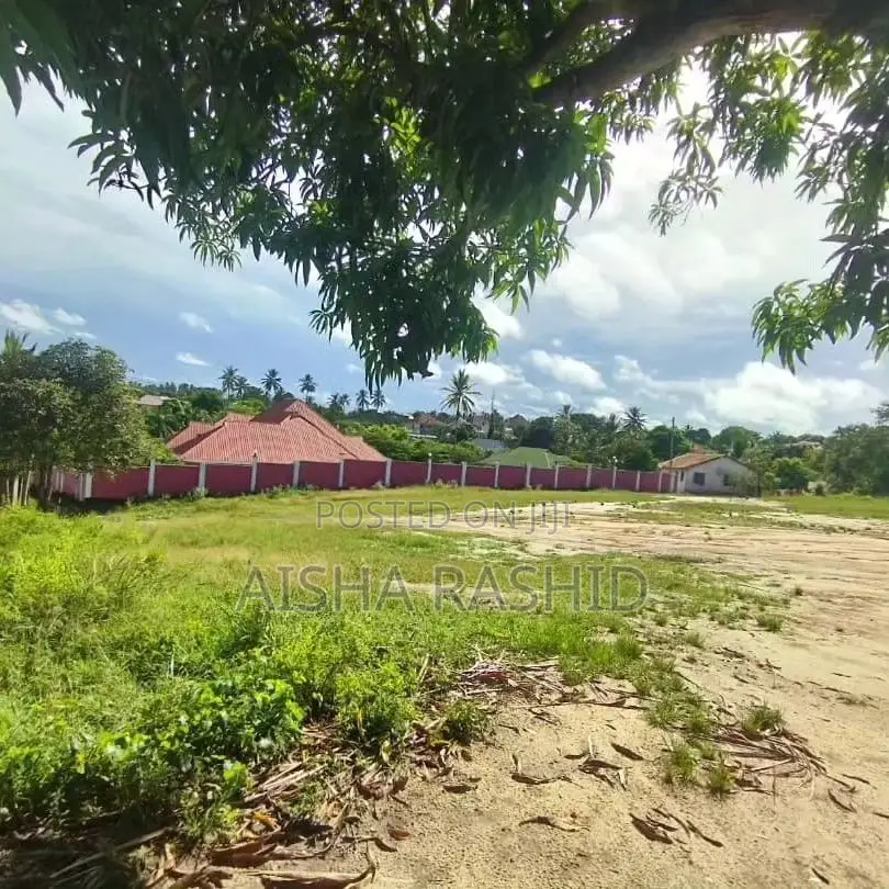 Ni Kiwanja Kwa Ajili Makazi Kizuri Sana in Kinondoni