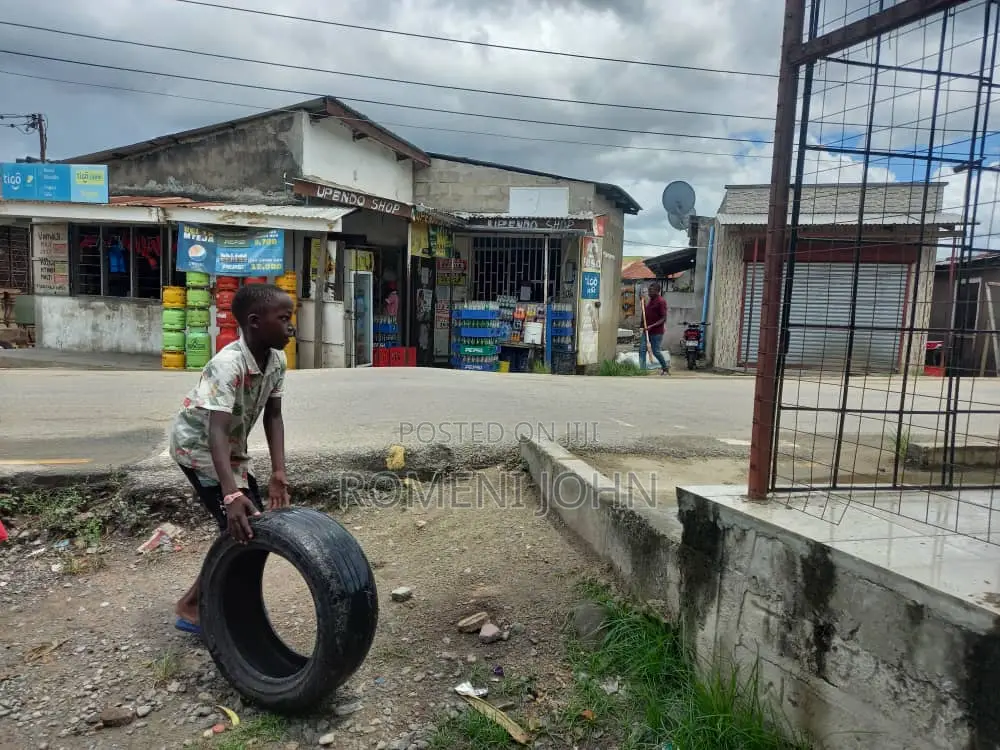 Eneo La Kibiashara Linauzwa Milioni 150 Ukonga Madafu. in Ukonga
