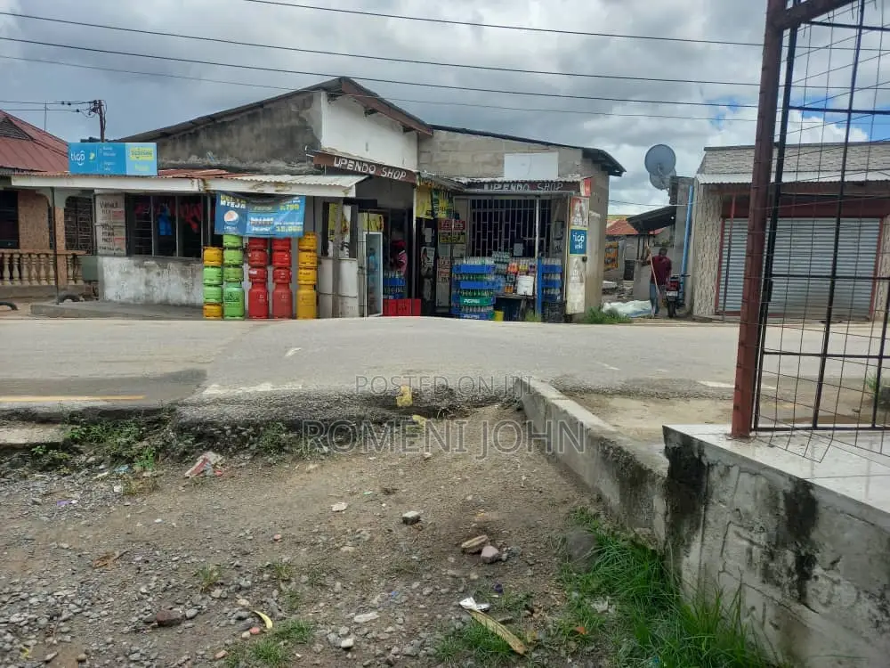 Eneo La Kibiashara Linauzwa Milioni 150 Ukonga Madafu. in Ukonga