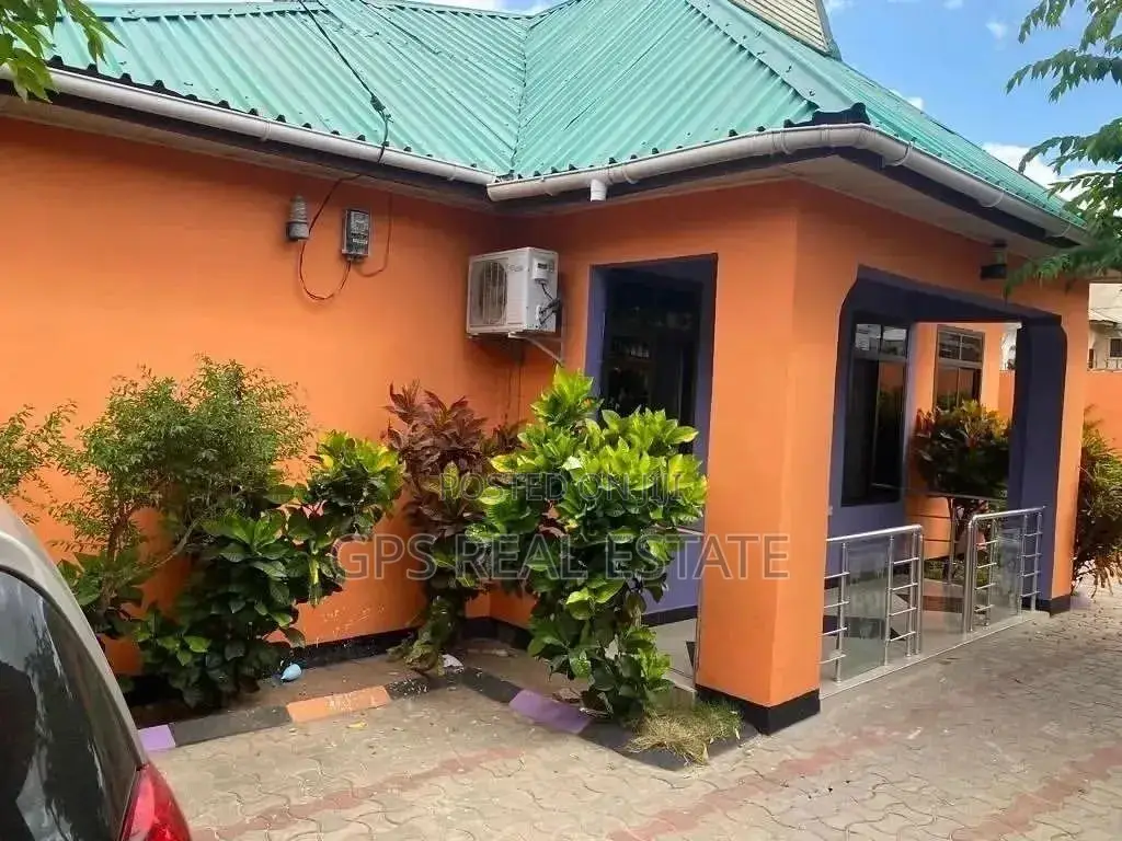 3bdrm House in Kinyerez, Kinondoni for sale in Kinondoni