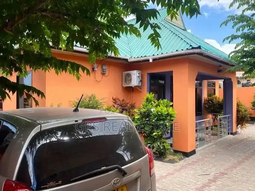 3bdrm House in Kinyerez, Kinondoni for sale in Kinondoni