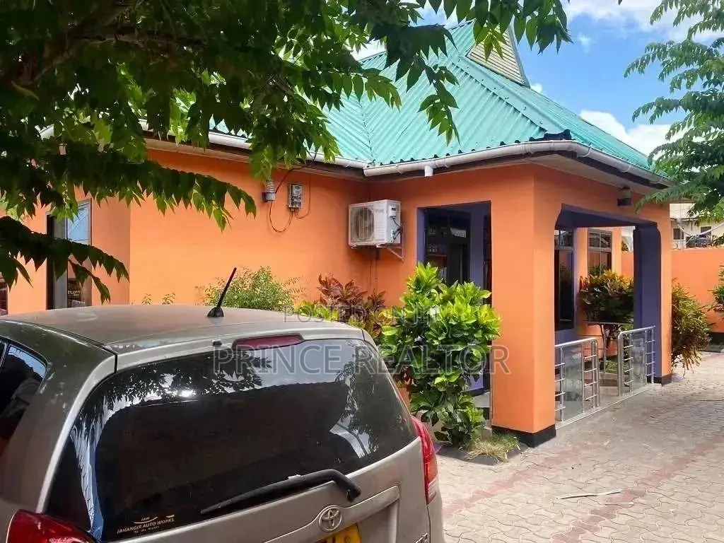 3bdrm House in Kinyerez, Kinondoni for sale in Kinondoni