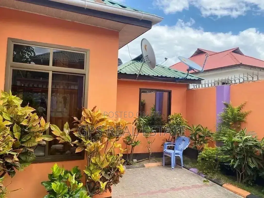 3bdrm House in Kinyerez, Kinondoni for sale in Kinondoni
