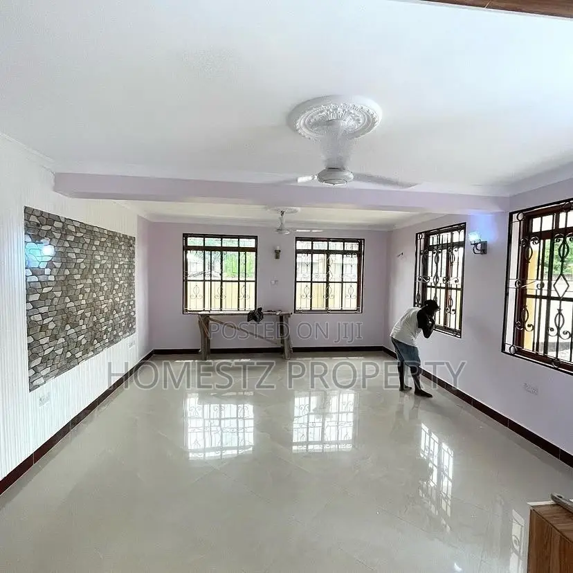 4bdrm House in Ununio Beach, Kinondoni for sale in Kinondoni