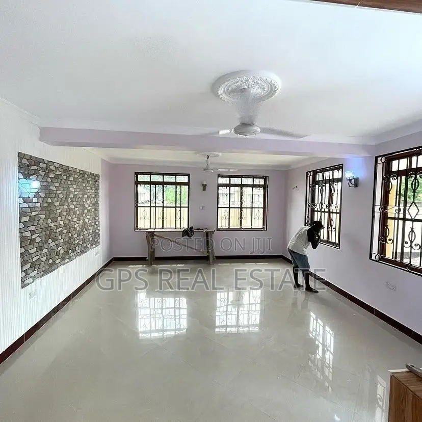 4bdrm House in Ununio Beach, Kinondoni for sale in Kinondoni