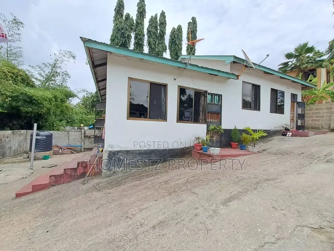 6bdrm Apartment in Kimara Stop Over, Kinondoni for sale in Kinondoni