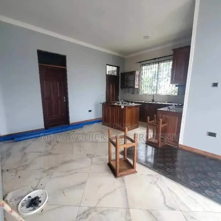 4bdrm Bungalow in Goba for rent in Goba