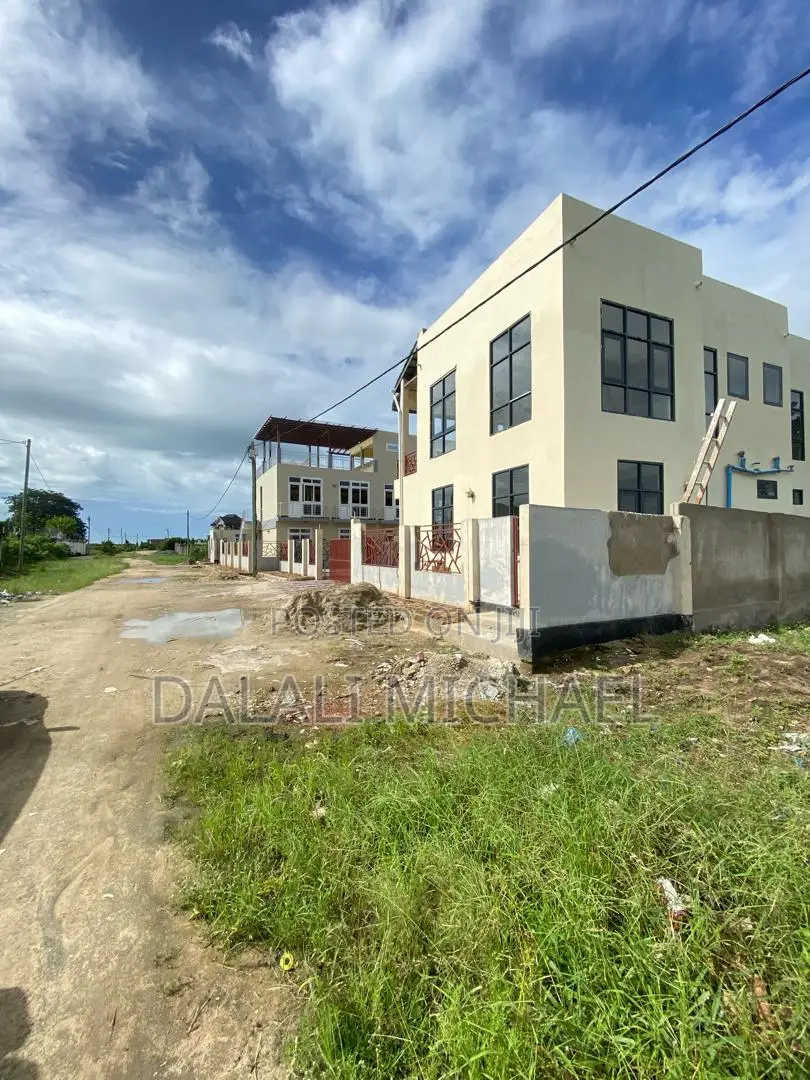970 SQMS Plot for Sale Mbweni in Mbweni