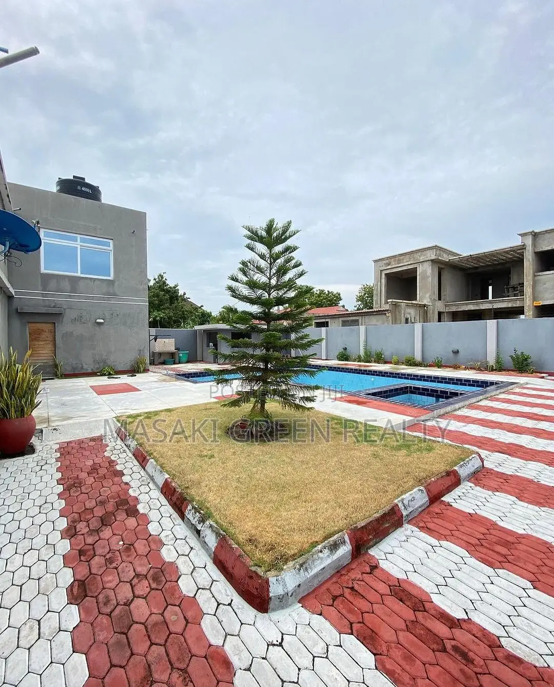 7bdrm Mansion in Mbweni Mpiji, Kinondoni for sale in Kinondoni
