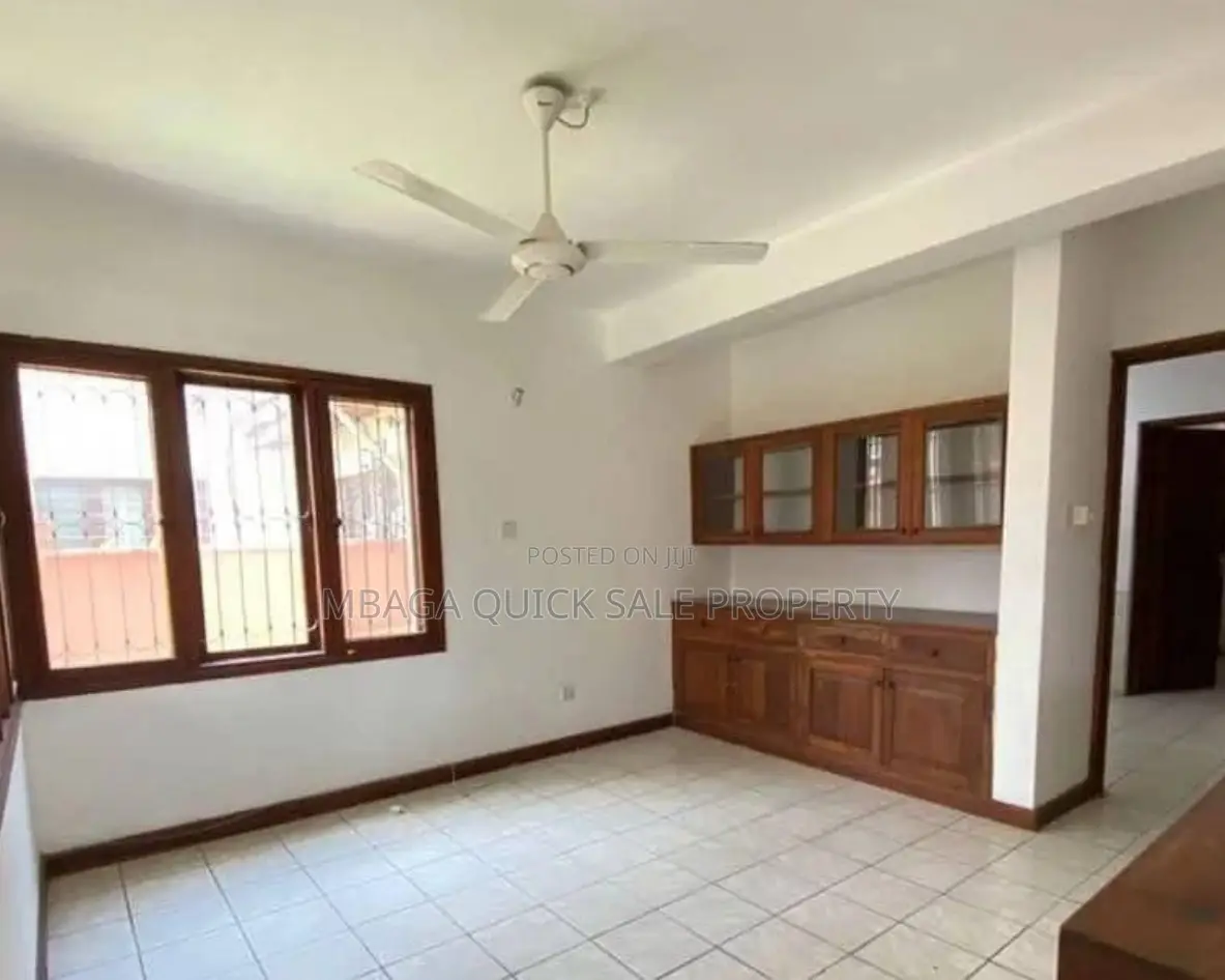 5bdrm House in Mikocheni Kwa for sale in Mikocheni