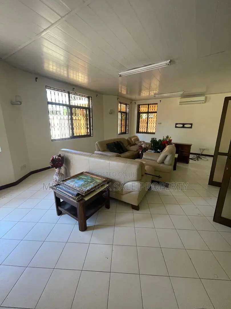 3bdrm House in Mikochenj, Mikocheni for rent in Mikocheni