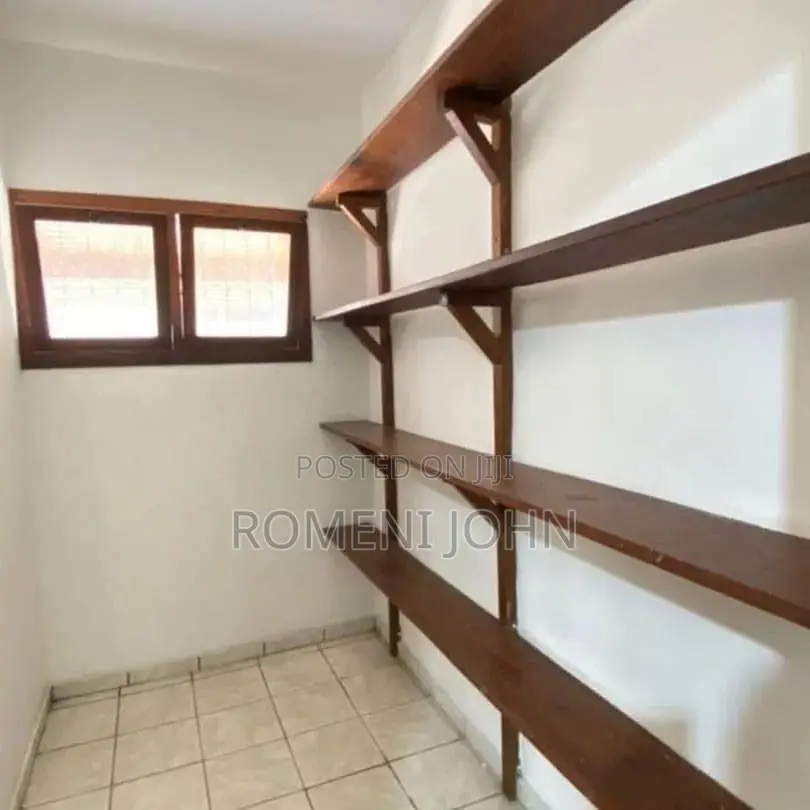 5bdrm Block of Flats in Tanzania Dsm, Ukonga for sale in Ukonga