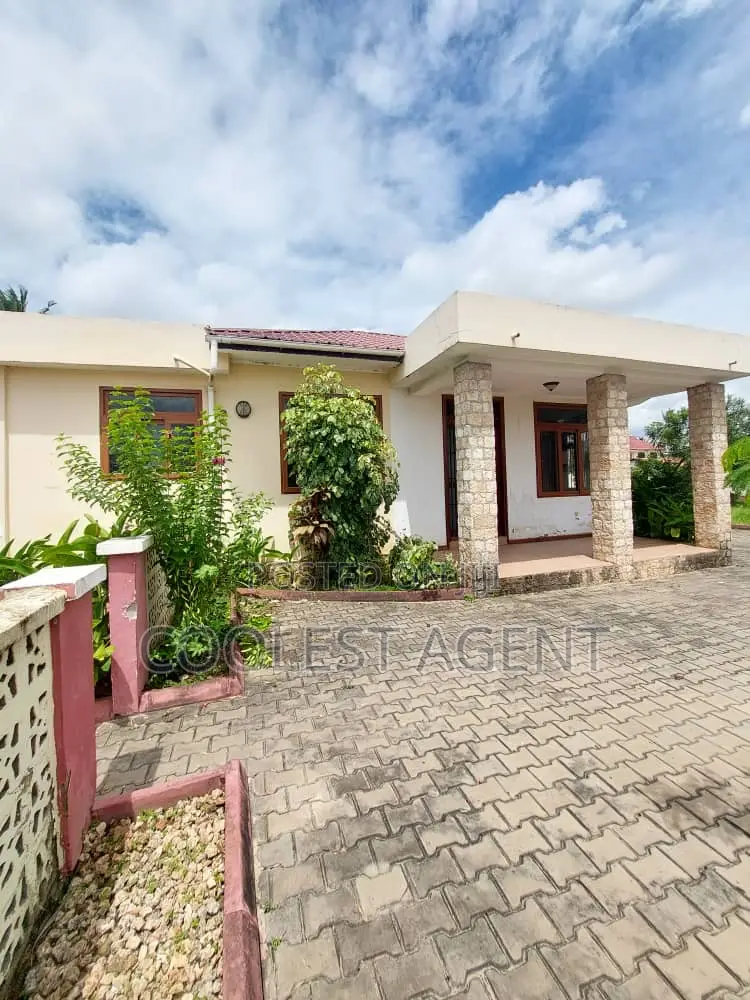 3bdrm House in Tegeta, Kinondoni for sale in Kinondoni