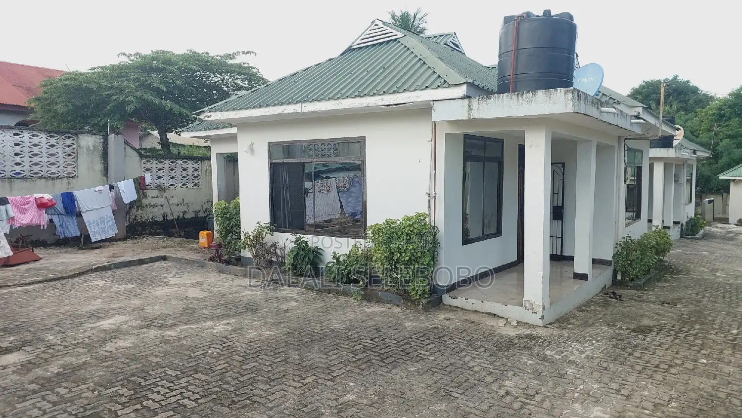 8bdrm Bungalow in Changanyikeni Udsm, Kinondoni for sale in Kinondoni