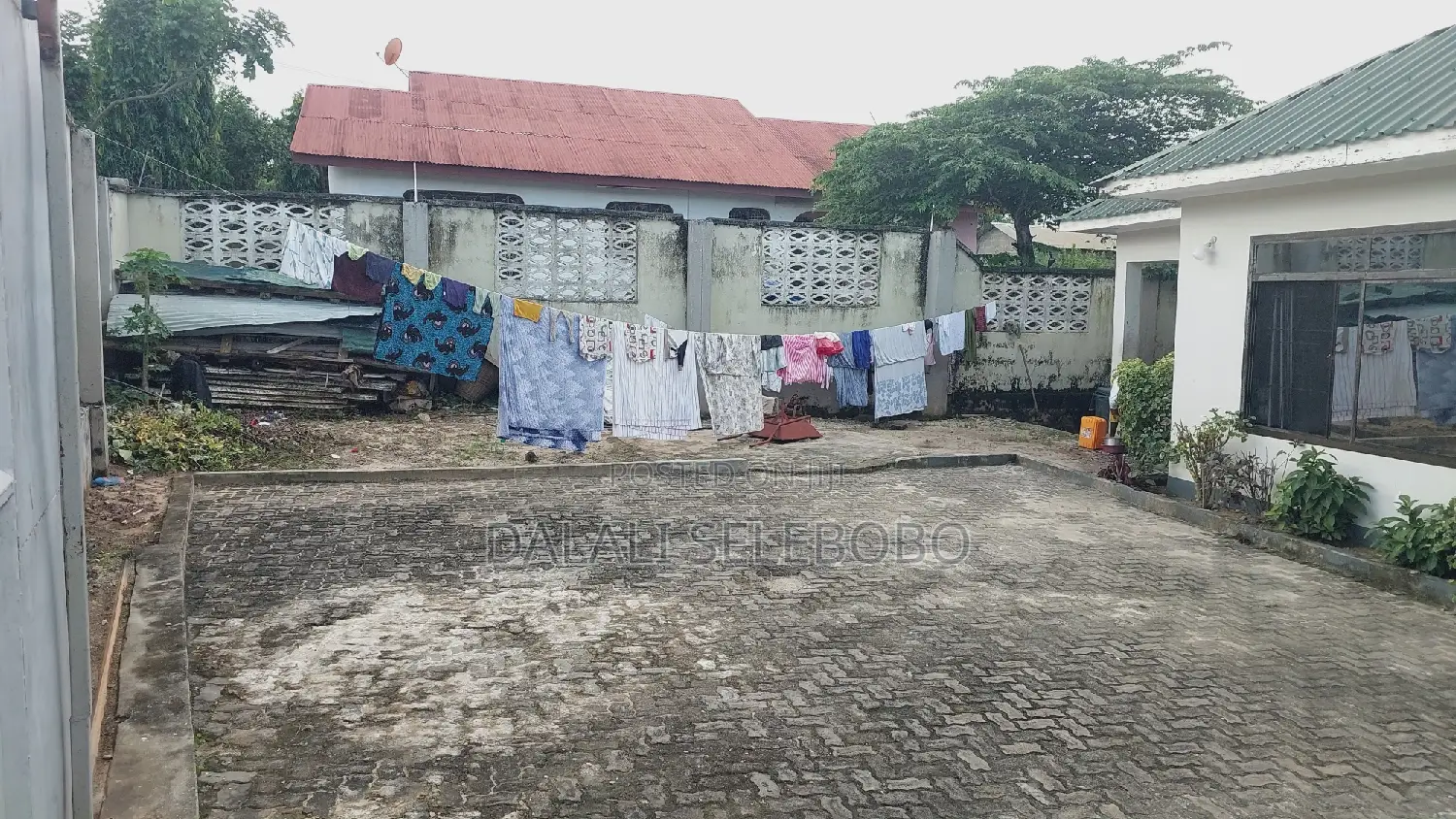 8bdrm Bungalow in Changanyikeni Udsm, Kinondoni for sale in Kinondoni