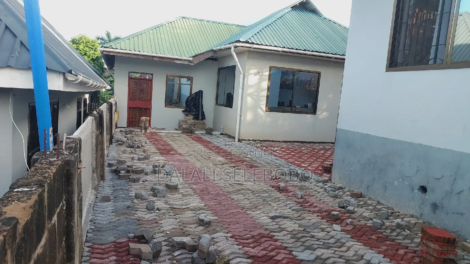 5bdrm House in Changanyikeni Udsm, Kinondoni for sale in Kinondoni