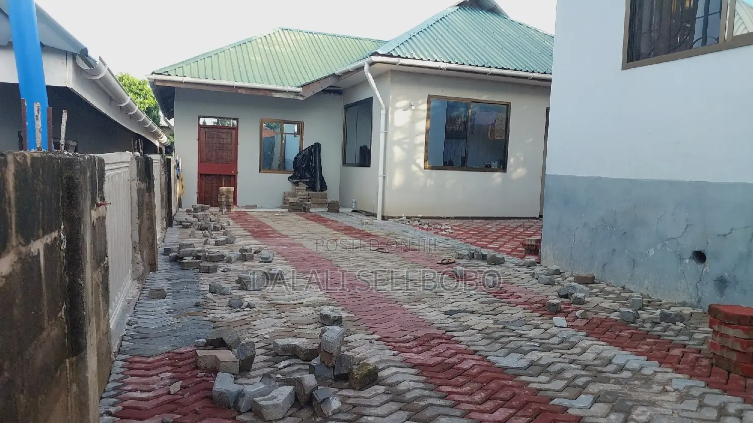 5bdrm House in Changanyikeni Udsm, Kinondoni for sale in Kinondoni