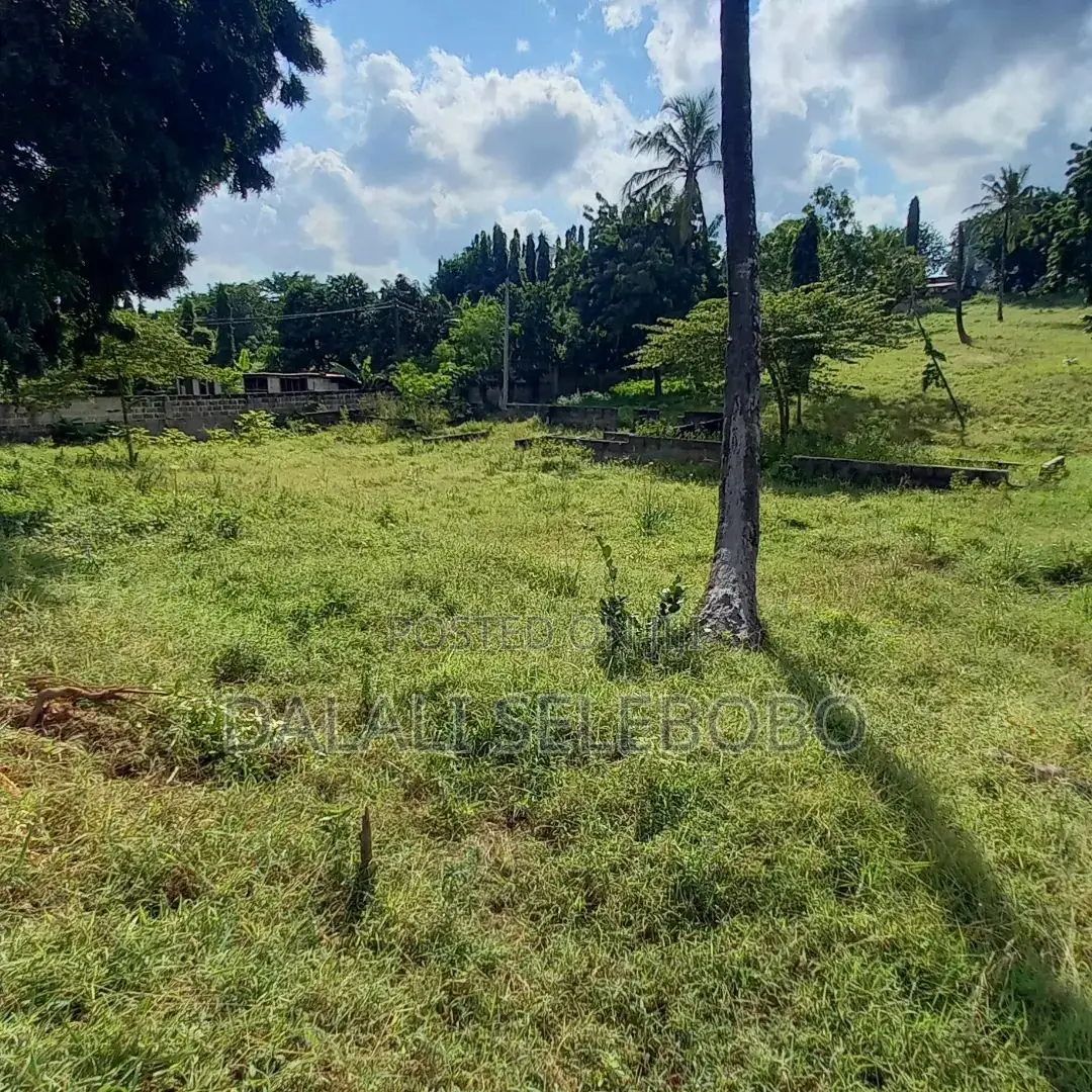 4bdrm Bungalow in Changanyikeni Udsm, Kinondoni for sale in Kinondoni