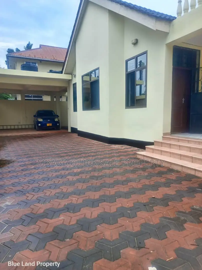 4bdrm Bungalow in Mikocheni A Along for rent in Mikocheni